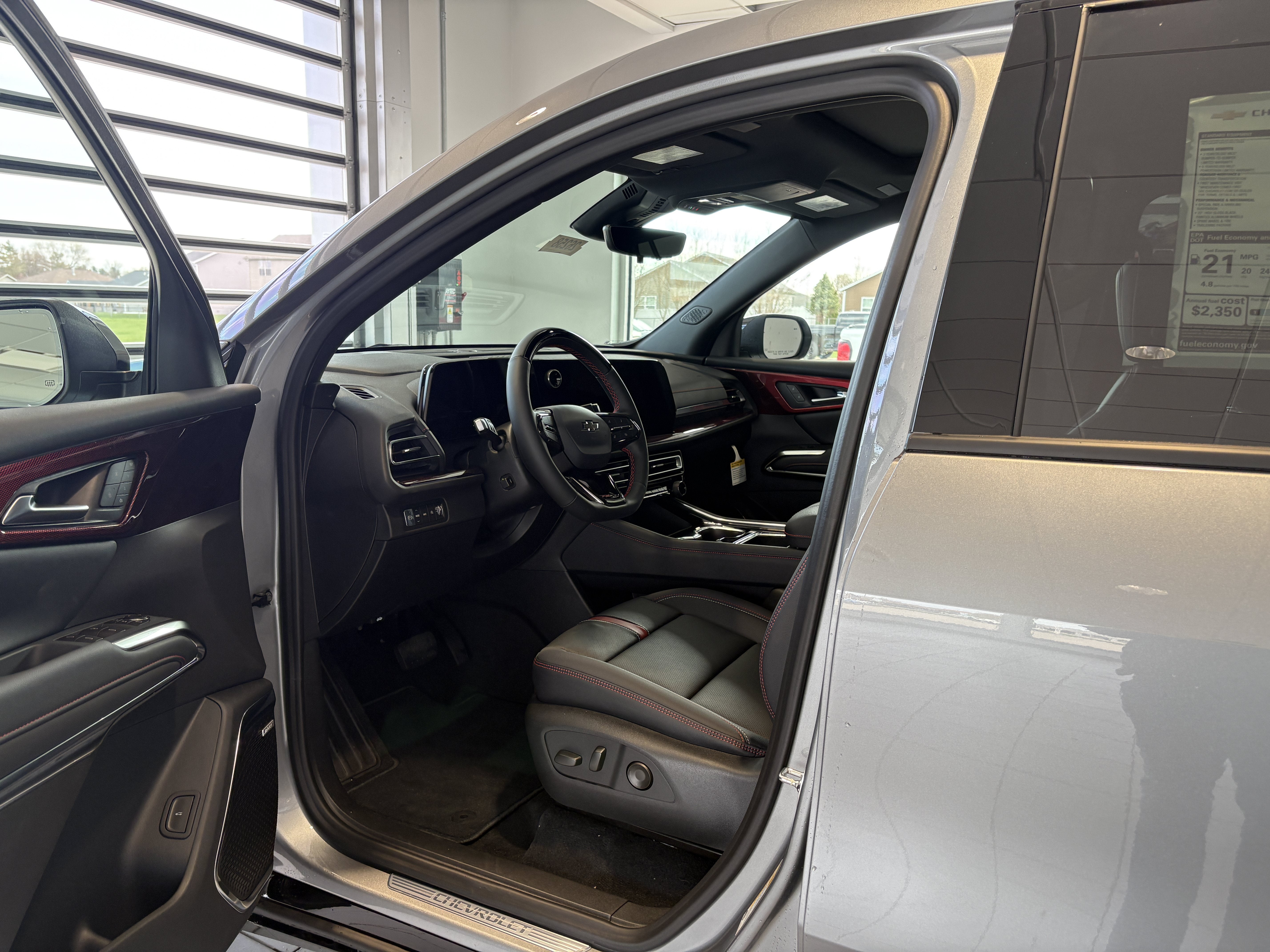 2026 Chevrolet Traverse — side profile view